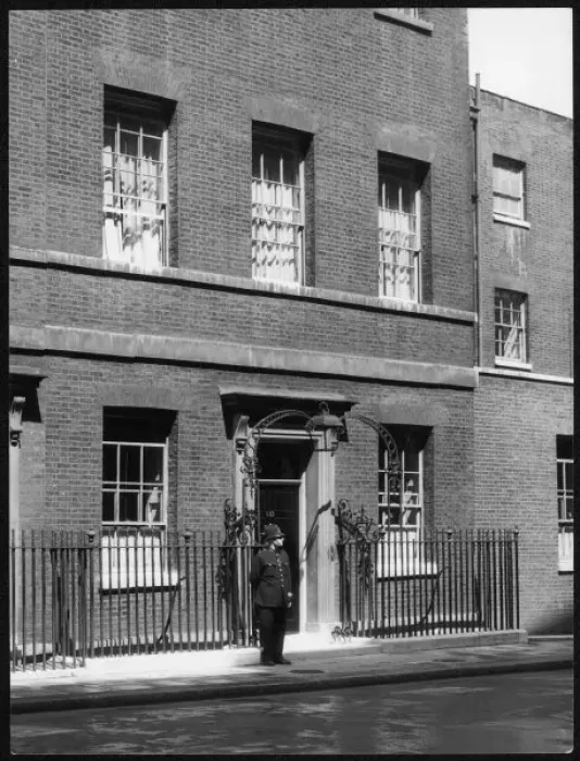 Framed Print : Downing Street 1930S Framed Print : Downing Street 1930S