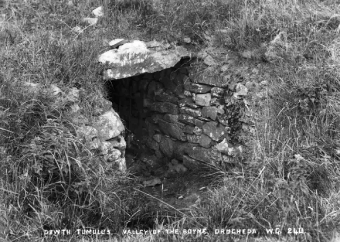 Framed Print : Dowth Tumulus, Valley of the Boyne, Drogheda Framed Print : Dowth Tumulus, Valley of the Boyne, Drogheda