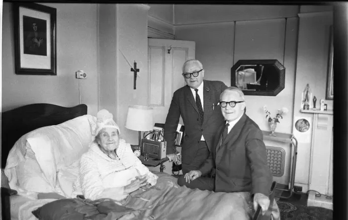 Framed Print : Dr Jim Ryan, mother and brother, Belfast, Northern Ireland