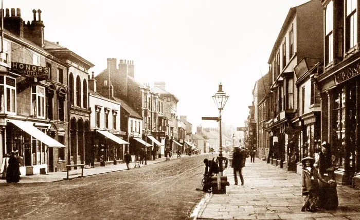 Framed Print : Driffield Middle Street early 1900s Framed Print : Driffield Middle Street early 1900s