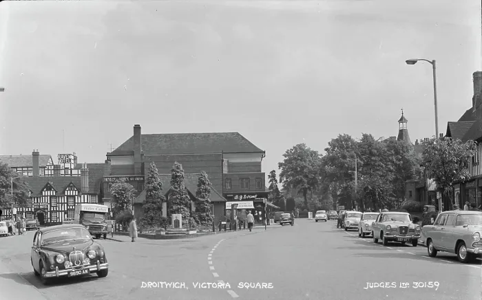 Framed Print : Droitwich Victoria Square in the Past Framed Print : Droitwich Victoria Square in the Past