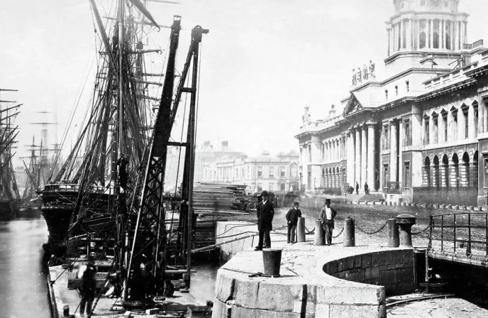 Framed Print : Dublin Custom House early 1900s Framed Print : Dublin Custom House early 1900s