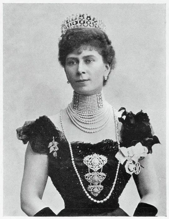 Framed Print : Duchess of Cornwall and York (1867 - 1953), later Queen Mary consort, wearing black mourning clothing for the late Queen Victoria who died the month before. Date: February 1901 Framed Print : Duchess of Cornwall and York (1867 - 1953), later Queen Mary consort, wearing black mourning clothing for the late Queen Victoria who died the month before. Date: February 1901