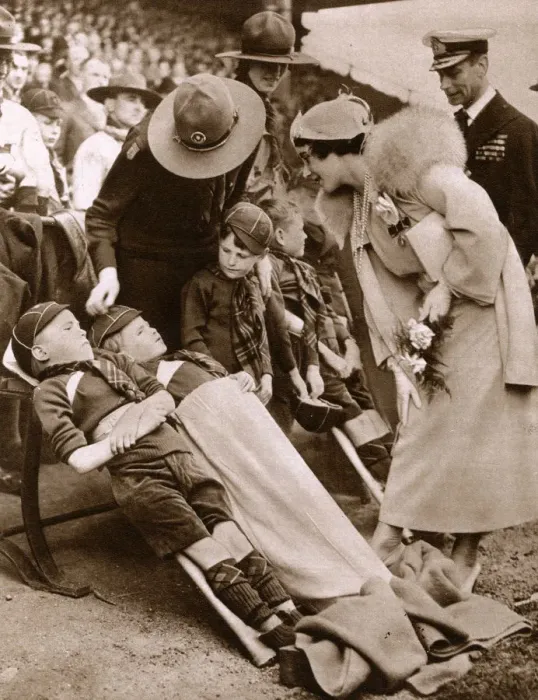 Framed Print : Duchess of York talking to Crippled Cubs - Edinburgh Framed Print : Duchess of York talking to Crippled Cubs - Edinburgh