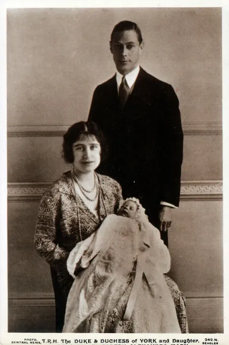 Framed Print : Duke and Duchess of York with Baby Princess Elizabeth Framed Print : Duke and Duchess of York with Baby Princess Elizabeth