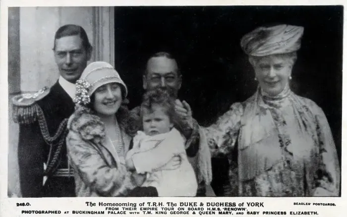 Framed Print : Duke and Duchess of York return from Empire Tour Framed Print : Duke and Duchess of York return from Empire Tour