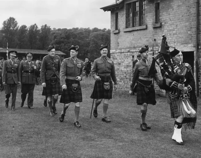 Framed Print : Duke of Edinburgh visting Queens Own Cameron Highlanders Framed Print : Duke of Edinburgh visting Queens Own Cameron Highlanders