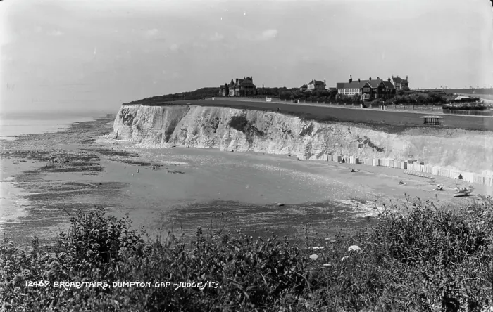 Framed Print : Dumpton Gap, Broadstairs Framed Print : Dumpton Gap, Broadstairs
