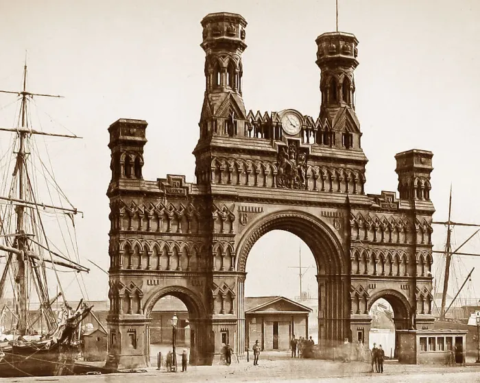 Framed Print : Dundee Royal Arch Victorian period Framed Print : Dundee Royal Arch Victorian period