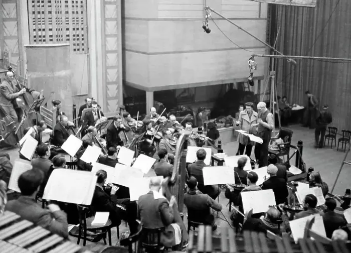 Framed Print : Ealing Studios Sound Studio Orchestra 1940s Framed Print : Ealing Studios Sound Studio Orchestra 1940s