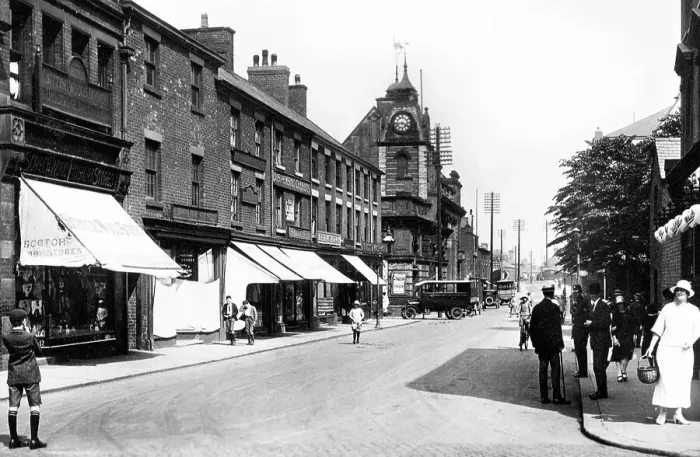 Framed Print : Earle Street, Crewe Framed Print : Earle Street, Crewe