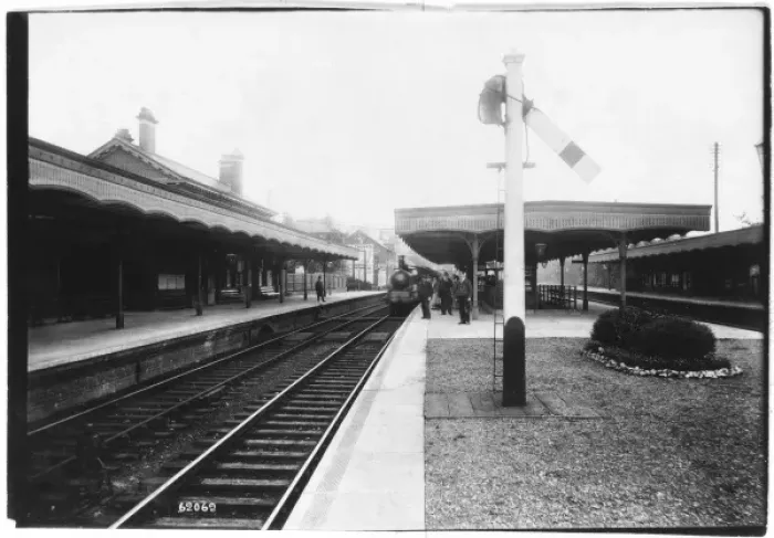 Framed Print : Earlswood Station - 1910 Framed Print : Earlswood Station - 1910