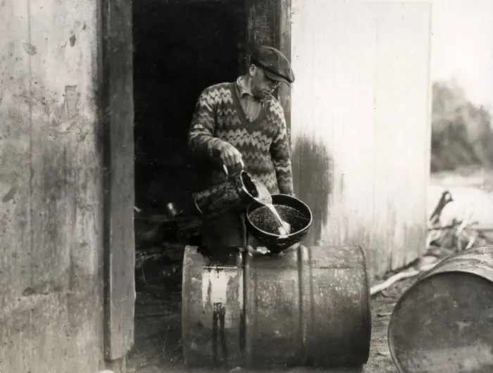 Framed Print : Early 20th century vintage press photograph Framed Print : Early 20th century vintage press photograph