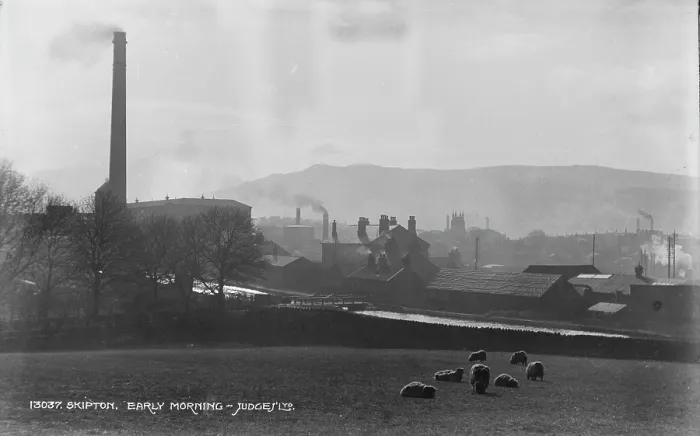 Framed Print : Early Morning in Skipton Framed Print : Early Morning in Skipton