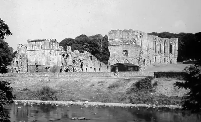 Framed Print : Easby Abbey in the 1930s Framed Print : Easby Abbey in the 1930s
