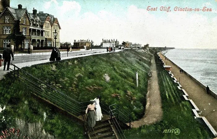 Framed Print : East Cliff, Clacton-on-Sea, Essex Framed Print : East Cliff, Clacton-on-Sea, Essex