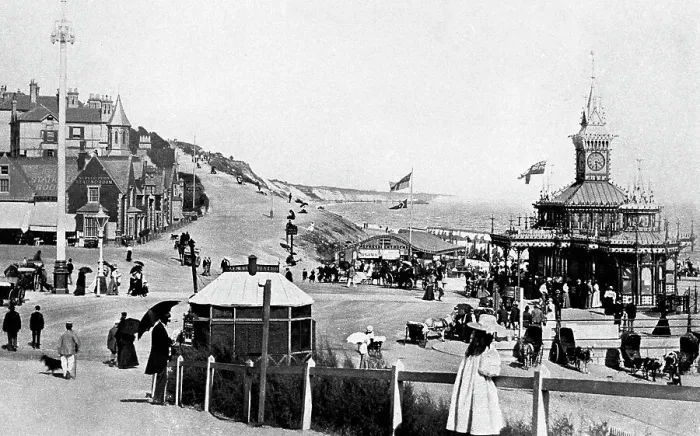 Framed Print : East Cliff from West Cliff, Bournemouth Framed Print : East Cliff from West Cliff, Bournemouth