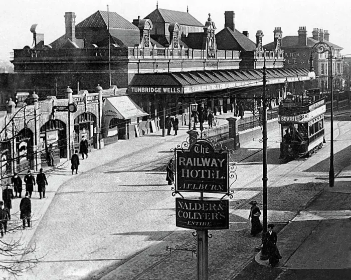Framed Print : East Croydon Railway Station, early 1900s Framed Print : East Croydon Railway Station, early 1900s