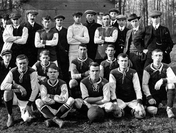 Framed Print : East End Albions, Doncaster in1909 (football) Framed Print : East End Albions, Doncaster in1909 (football)