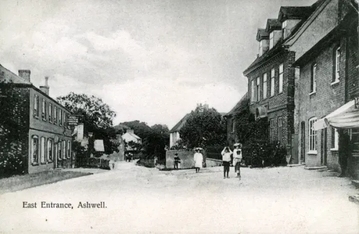Framed Print : East Entrance & Three Tuns Hotel, Ashwell, Hertfordshire Framed Print : East Entrance & Three Tuns Hotel, Ashwell, Hertfordshire