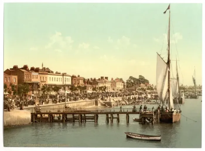 Framed Print : The East Parade (i. e. promenade) and yachts, Southend-on-Se Framed Print : The East Parade (i. e. promenade) and yachts, Southend-on-Se