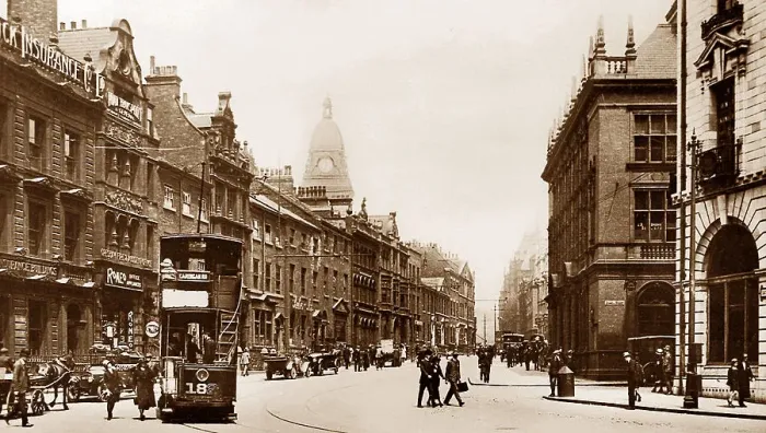 Framed Print : East Parade Leeds Framed Print : East Parade Leeds