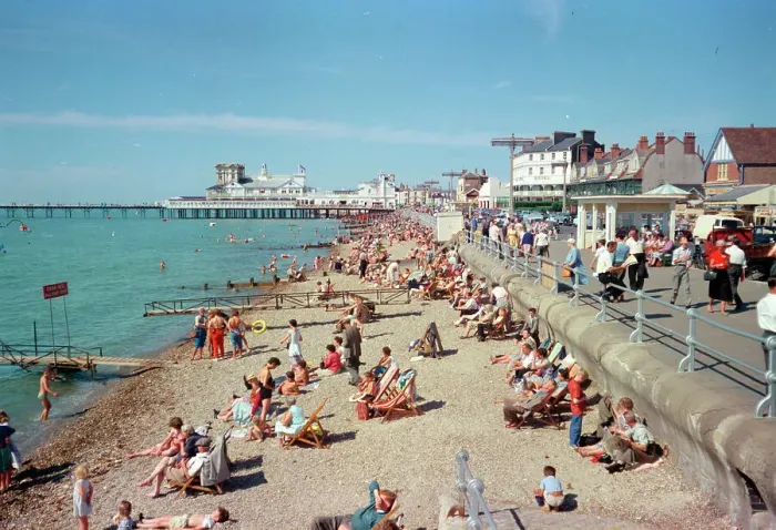 Framed Print : East sands and pier, Bognor Regis Framed Print : East sands and pier, Bognor Regis