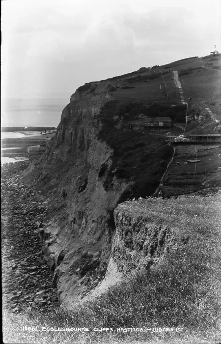 Framed Print : Ecclesbourne Cliffs, Hastings Framed Print : Ecclesbourne Cliffs, Hastings