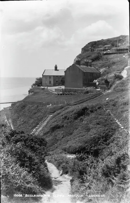 Framed Print : Ecclesbourne Cliffs, Hastings Framed Print : Ecclesbourne Cliffs, Hastings