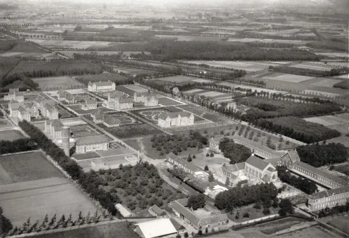 Framed Print : Ecole de Bienfaisance, Beernem - Aerial View Framed Print : Ecole de Bienfaisance, Beernem - Aerial View