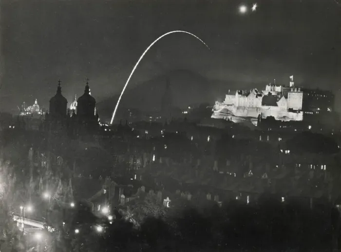 Framed Print : Edinburgh Castle floodlit during the Tattoo, when signalling maroons and rocket were fired. The twin towers of Stewart's College and dome of the Bank of Scotland on left. Date: 1960s Framed Print : Edinburgh Castle floodlit during the Tattoo, when signalling maroons and rocket were fired. The twin towers of Stewart's College and dome of the Bank of Scotland on left. Date: 1960s