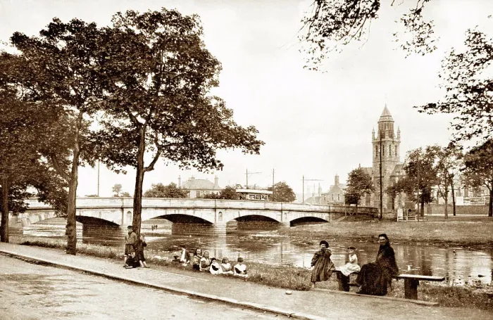 Framed Print : Edinburgh Musselburgh Bridge early 1900s Framed Print : Edinburgh Musselburgh Bridge early 1900s