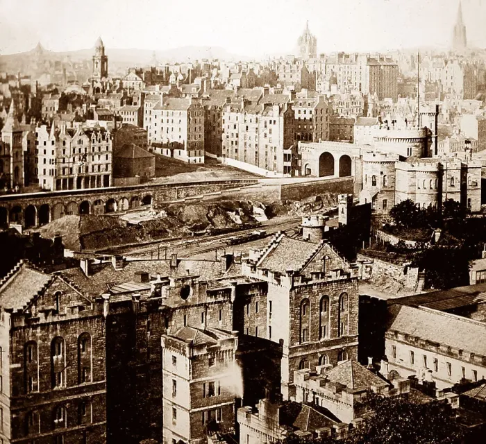 Framed Print : Edinburgh Old Town, Scotland Framed Print : Edinburgh Old Town, Scotland