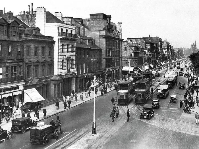 Framed Print : Edinburgh Princes Street probably 1920s Framed Print : Edinburgh Princes Street probably 1920s
