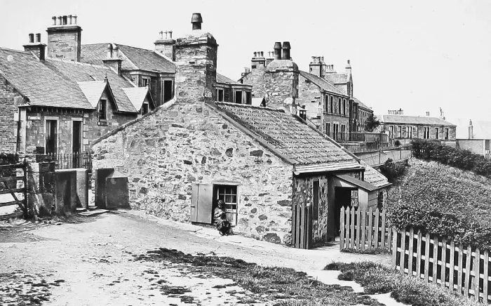 Framed Print : Edinburgh - St. Leonards Bank - Jeanie Deans Cottage Framed Print : Edinburgh - St. Leonards Bank - Jeanie Deans Cottage