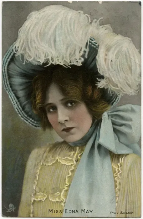 Framed Print : Edna May (1878 -1948), American Actress, wearing an enormous feathered Framed Print : Edna May (1878 -1948), American Actress, wearing an enormous feathered