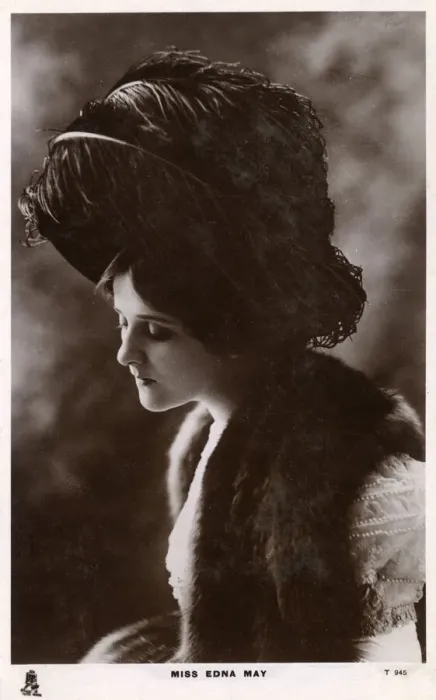Framed Print : Edna May - American Actress and singer Framed Print : Edna May - American Actress and singer