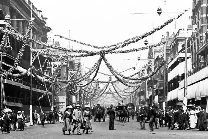 Framed Print : Edward VII Coronation decorations, St. James's Street Framed Print : Edward VII Coronation decorations, St. James's Street