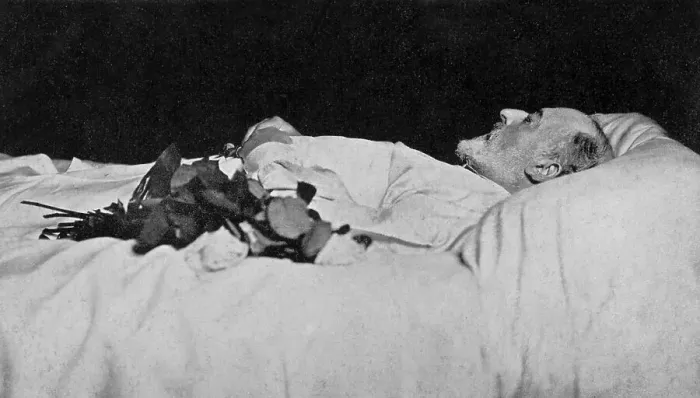 Framed Print : Edward VII on his deathbed Framed Print : Edward VII on his deathbed
