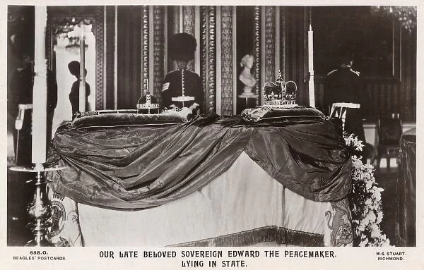 Edward VII lying in state