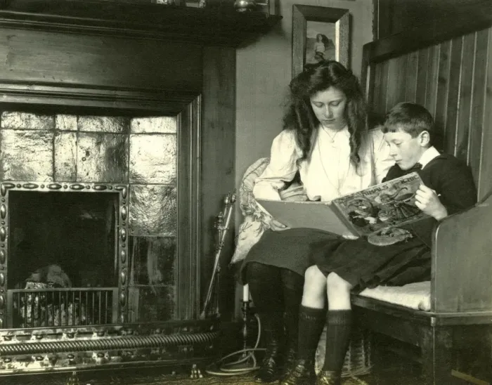 Framed Print : Edwardian children reading Framed Print : Edwardian children reading
