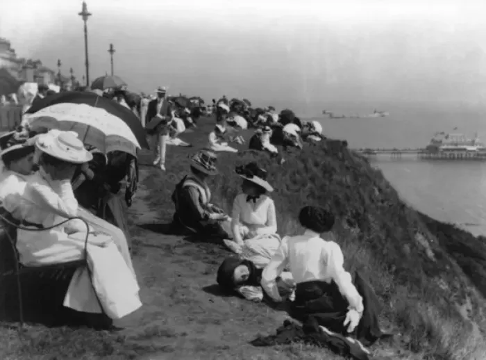 Framed Print : Edwardian holidaymakers on a cliff Framed Print : Edwardian holidaymakers on a cliff