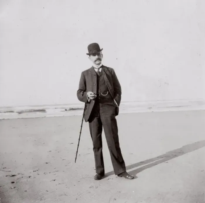 Framed Print : Edwardian man at the seaside, Saltburn, North Yorkshire Framed Print : Edwardian man at the seaside, Saltburn, North Yorkshire