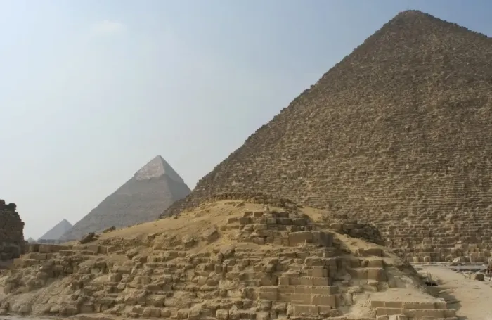 Framed Print : Egypt. The pyramid of Hetepheres I with the Pyramid of Khufu Framed Print : Egypt. The pyramid of Hetepheres I with the Pyramid of Khufu