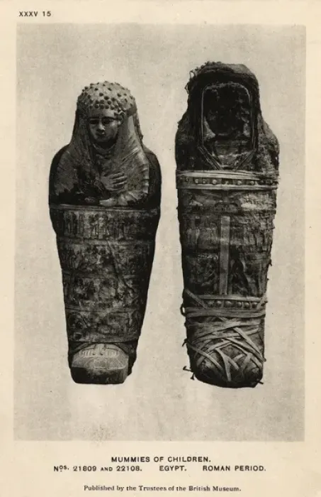 Framed Print : Egyptian Mummy - British Museum, London - Two Child Mummies