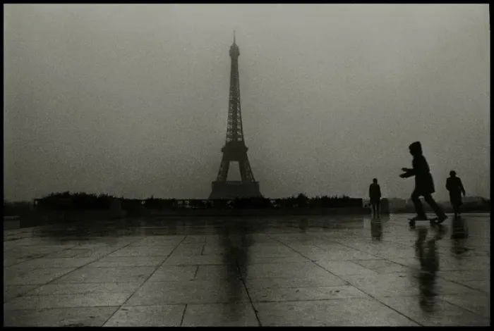 Framed Print : Eiffel tower with figures Framed Print : Eiffel tower with figures