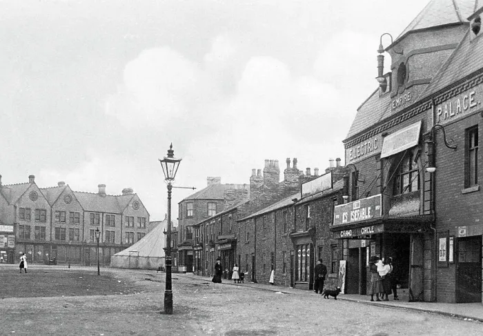 Framed Print : Electric Palace Cinema, Market Place Crook