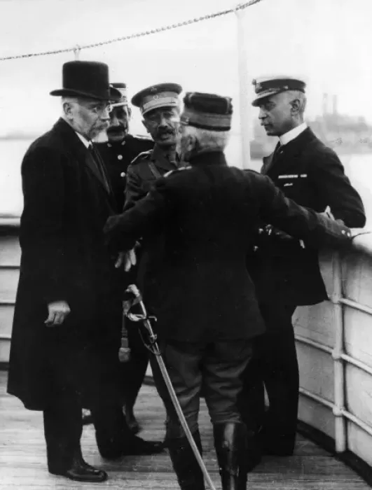 Framed Print : Eleftherios Venizelos on board Hesperis, Salonika, WW1 Framed Print : Eleftherios Venizelos on board Hesperis, Salonika, WW1