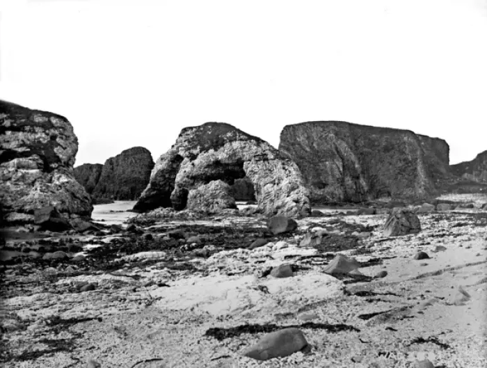 Framed Print : The Elephant rock, a stone arch on the beach at Whitepark Ba Framed Print : The Elephant rock, a stone arch on the beach at Whitepark Ba