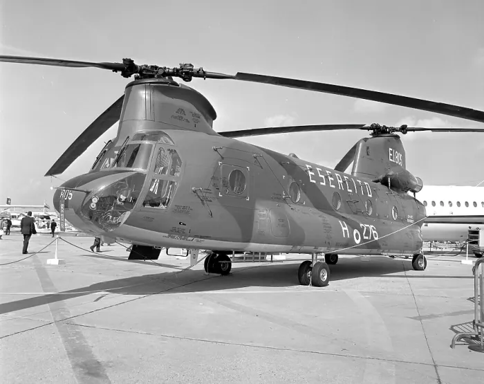 Framed Print : Elicotteri Meridionali CH-47C Chinook MM80827 - E.I.805 Framed Print : Elicotteri Meridionali CH-47C Chinook MM80827 - E.I.805